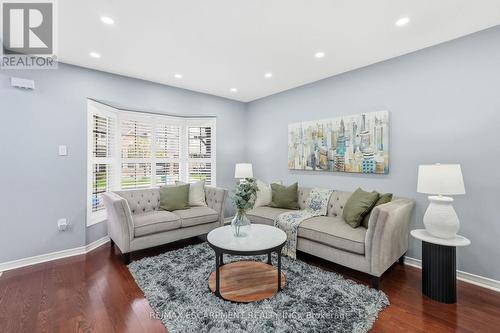 5010 Bunton Crescent, Burlington, ON - Indoor Photo Showing Living Room