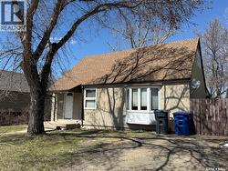 805 Souris AVENUE Weyburn, SK S4H 0E5