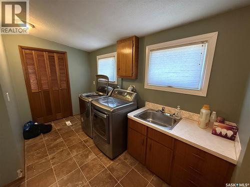 805 Souris Avenue, Weyburn, SK - Indoor Photo Showing Laundry Room
