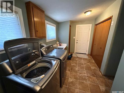 805 Souris Avenue, Weyburn, SK - Indoor Photo Showing Laundry Room