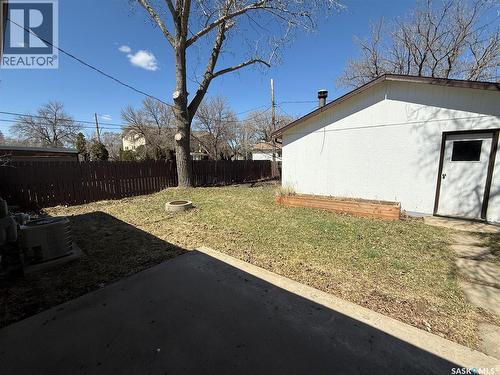 805 Souris Avenue, Weyburn, SK - Outdoor