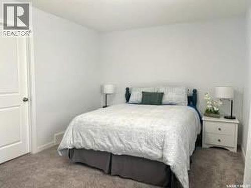 8005 Flax Avenue, Regina, SK - Indoor Photo Showing Bedroom