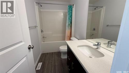 8005 Flax Avenue, Regina, SK - Indoor Photo Showing Bathroom