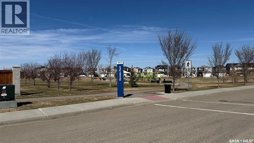 8005 Flax Avenue, Regina, SK - Outdoor