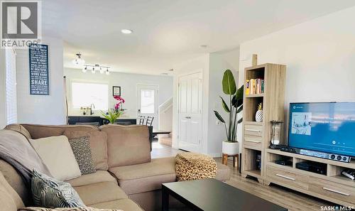 8005 Flax Avenue, Regina, SK - Indoor Photo Showing Living Room