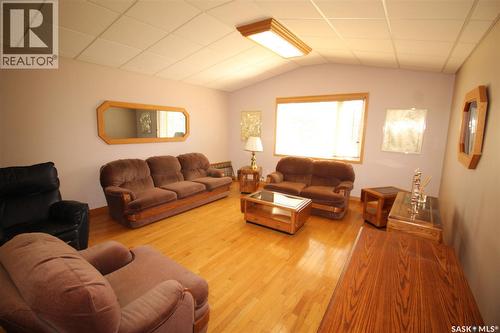 8241 Range Road, Shaunavon, SK - Indoor Photo Showing Living Room