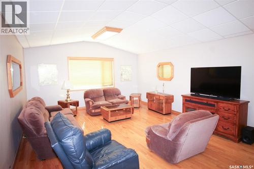 8241 Range Road, Shaunavon, SK - Indoor Photo Showing Living Room