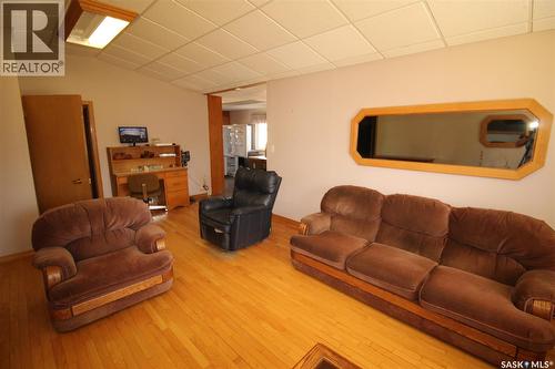 8241 Range Road, Shaunavon, SK - Indoor Photo Showing Living Room