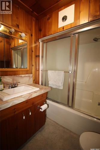 8241 Range Road, Shaunavon, SK - Indoor Photo Showing Bathroom