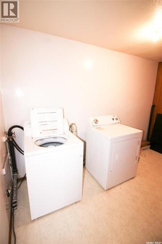 8241 Range Road, Shaunavon, SK - Indoor Photo Showing Laundry Room