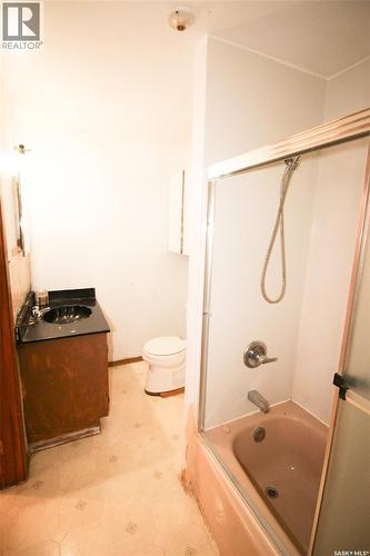 8241 Range Road, Shaunavon, SK - Indoor Photo Showing Bathroom