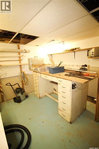 8241 Range Road, Shaunavon, SK - Indoor