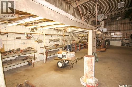 8241 Range Road, Shaunavon, SK - Indoor