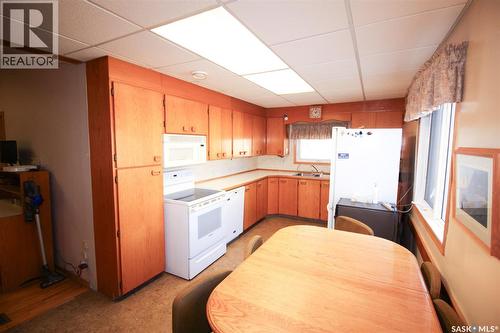 8241 Range Road, Shaunavon, SK - Indoor Photo Showing Kitchen