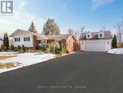 1049 7TH LINE S Innisfil, ON M5M 2H1