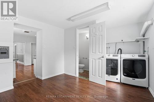 137 Market Street, Hamilton, ON - Indoor Photo Showing Laundry Room