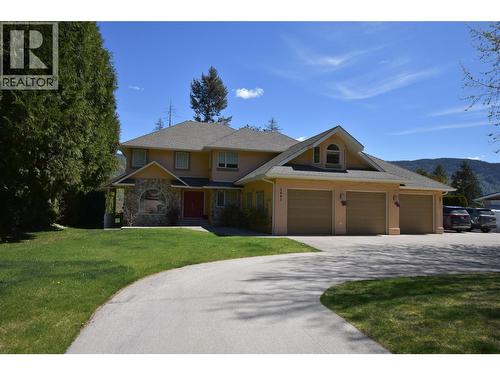 2601 9th Avenue  Castlegar, BC V1N 2Y7