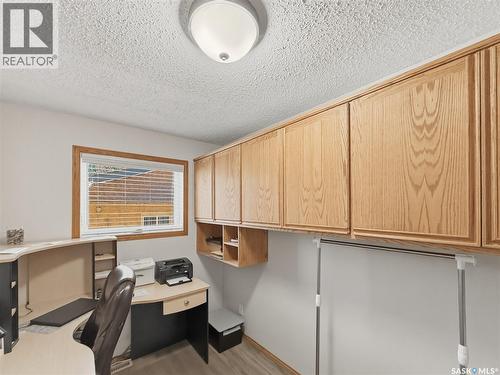 730 6Th Avenue Ne, Swift Current, SK - Indoor Photo Showing Office