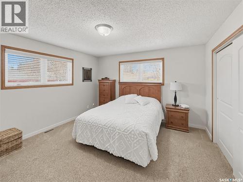 730 6Th Avenue Ne, Swift Current, SK - Indoor Photo Showing Bedroom