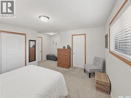 730 6Th Avenue Ne, Swift Current, SK - Indoor Photo Showing Bedroom