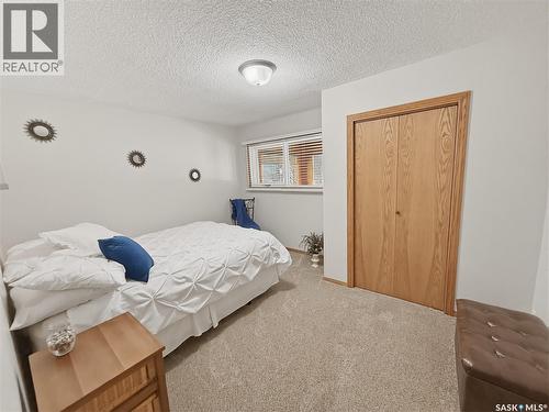 730 6Th Avenue Ne, Swift Current, SK - Indoor Photo Showing Bedroom