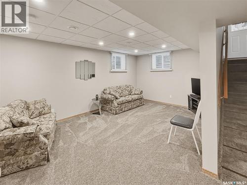 730 6Th Avenue Ne, Swift Current, SK - Indoor Photo Showing Basement
