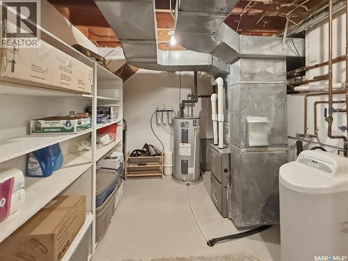 730 6Th Avenue Ne, Swift Current, SK - Indoor Photo Showing Basement