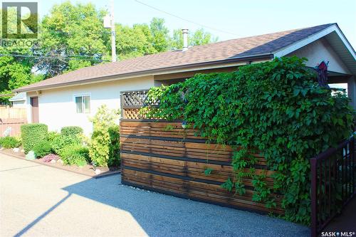 730 6Th Avenue Ne, Swift Current, SK - Outdoor