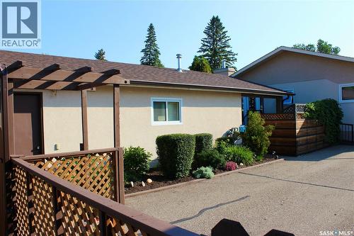 730 6Th Avenue Ne, Swift Current, SK - Outdoor