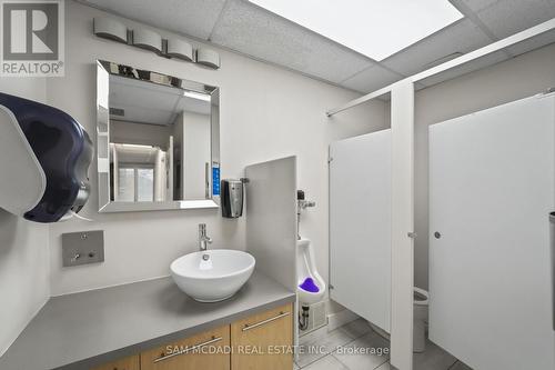 1645 Dundas Street W, Mississauga, ON 