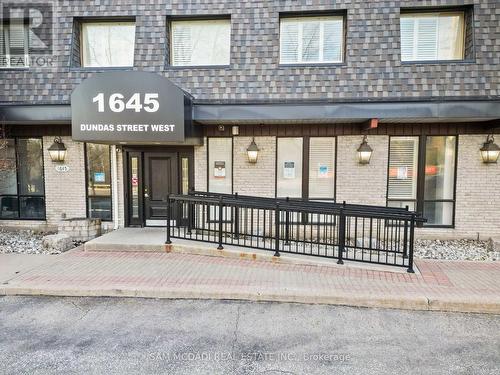 1645 Dundas Street W, Mississauga, ON 