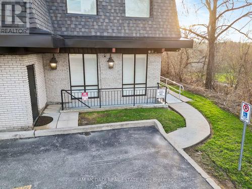 1645 Dundas Street W, Mississauga, ON 