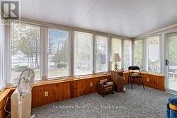 Sunroom Overlooking The Lake - 