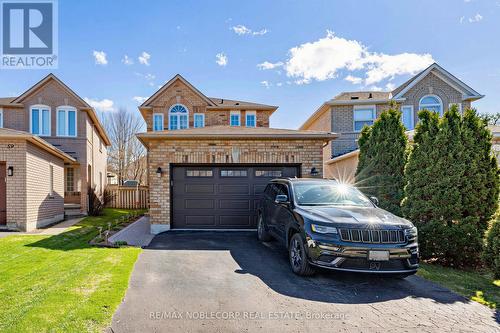 61 WOODHAVEN CRESCENT  Richmond Hill, ON L4E 3T2