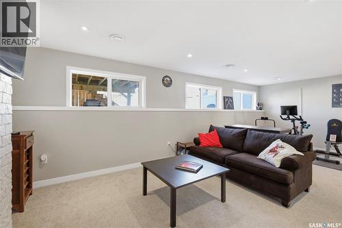 1047 Kolynchuk Crescent, Saskatoon, SK - Indoor Photo Showing Living Room