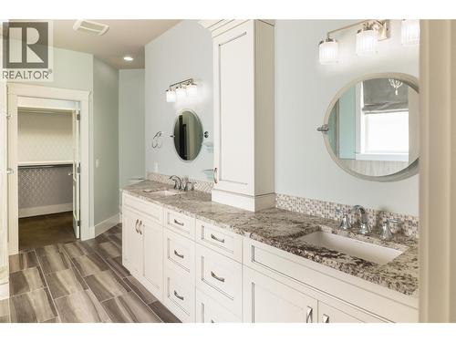 4149 Gallaghers Fairway S, Kelowna, BC - Indoor Photo Showing Bathroom