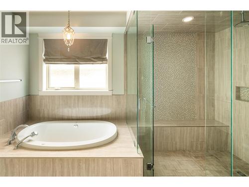4149 Gallaghers Fairway S, Kelowna, BC - Indoor Photo Showing Bathroom