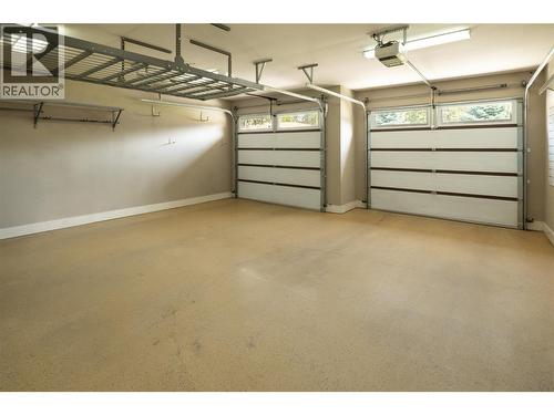 4149 Gallaghers Fairway S, Kelowna, BC - Indoor Photo Showing Garage