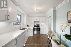 995 GARRARD AVENUE Mississauga, ON L5E 1L4