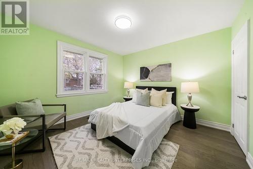 995 Garrard Avenue, Mississauga, ON - Indoor Photo Showing Bedroom