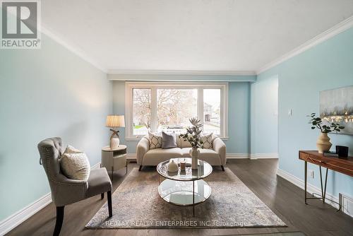 995 Garrard Avenue, Mississauga, ON - Indoor Photo Showing Living Room