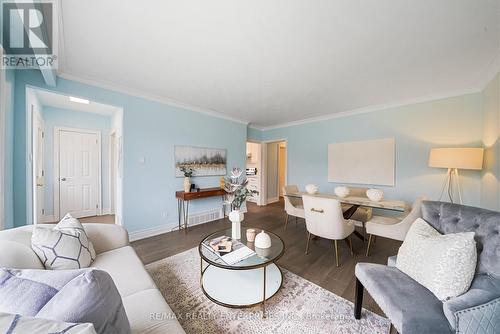 995 Garrard Avenue, Mississauga, ON - Indoor Photo Showing Living Room