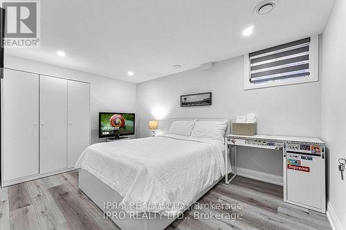 2595 Windjammer Road, Mississauga, ON - Indoor Photo Showing Bedroom