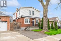 221 JULIAN Avenue  Hamilton, ON L8H 5S2