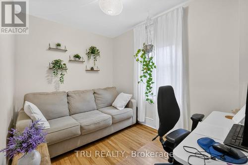 84 James Street, Ottawa, ON - Indoor Photo Showing Living Room