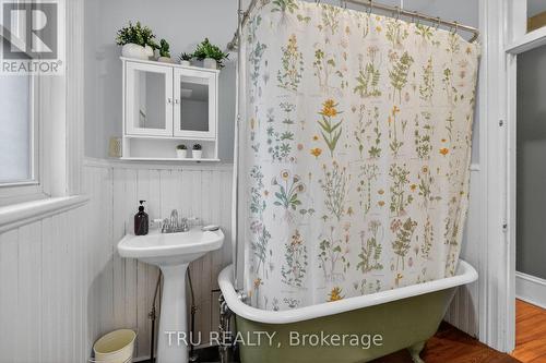 84 James Street, Ottawa, ON - Indoor Photo Showing Bathroom