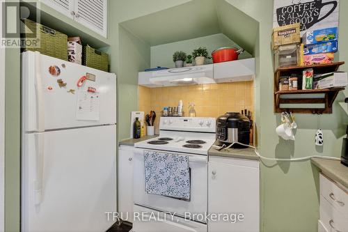 84 James Street, Ottawa, ON - Indoor Photo Showing Kitchen