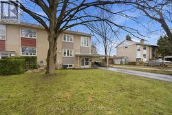 28 LANGBOURNE PLACE Toronto, ON M3B 1A9