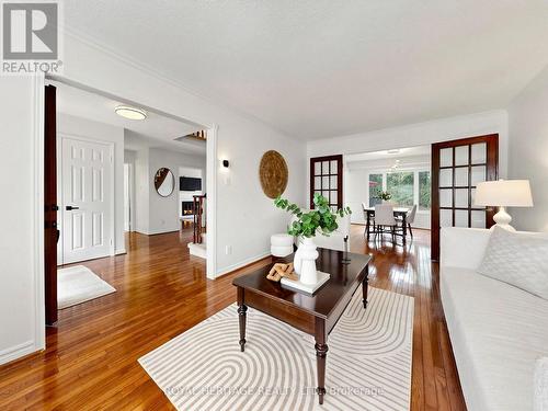1237 Fieldstone Circle N, Pickering, ON - Indoor Photo Showing Living Room