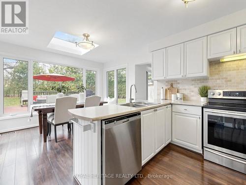 1237 Fieldstone Circle N, Pickering, ON - Indoor Photo Showing Kitchen With Double Sink